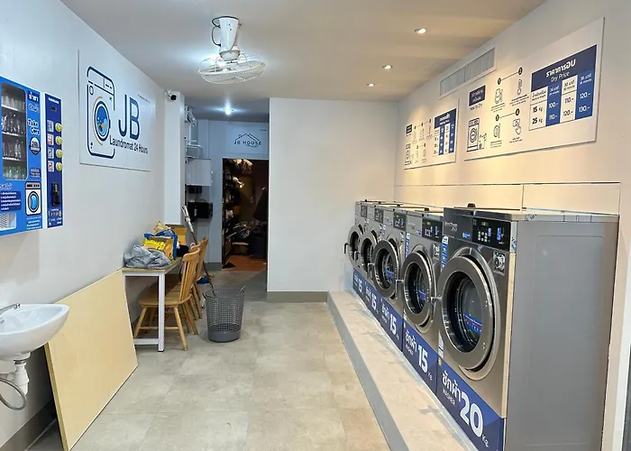 Jb House Patong Hostel